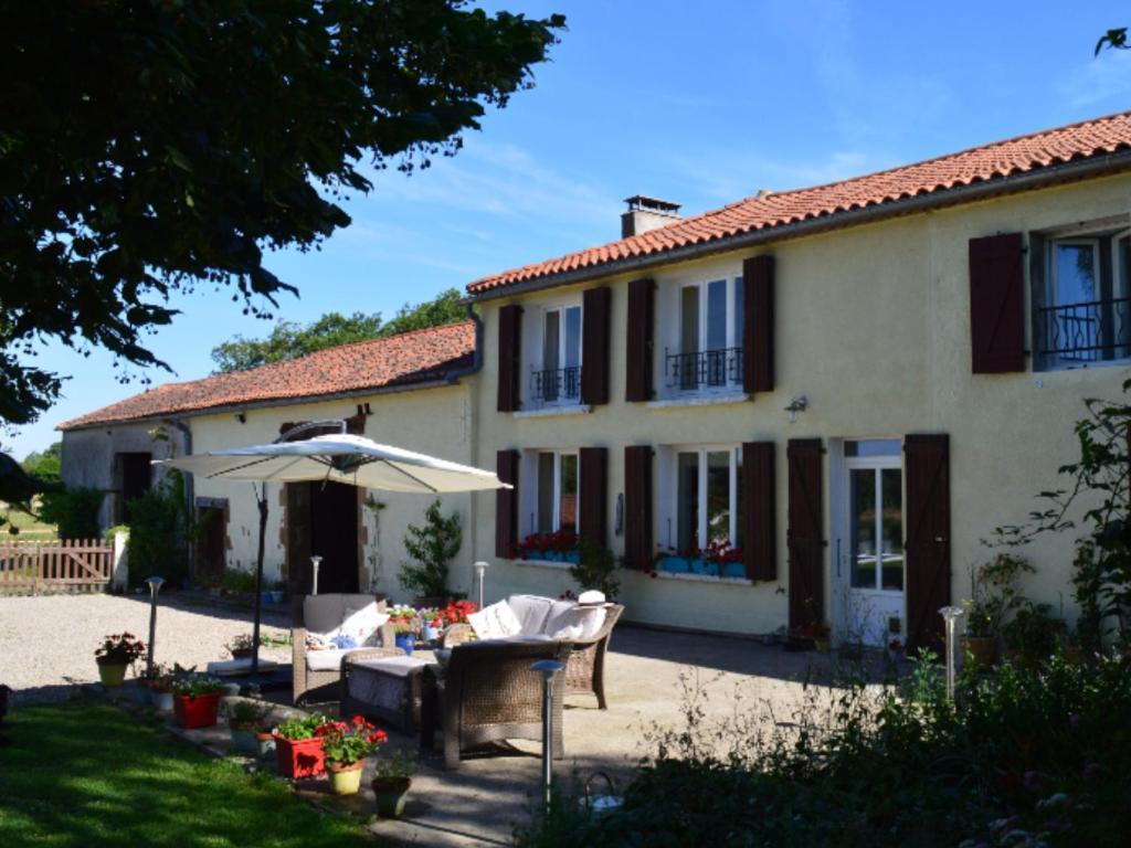Homestay at Residence de la Arrabella Availles-Limouzine Exterior foto